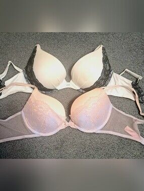Victoria's Secret Pushup Bra Bundle In Size 32D